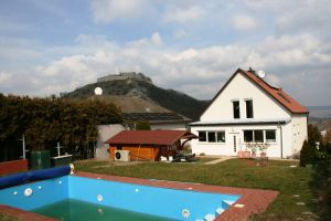 Schönes, renoviertes Haus mit Pool in Hainburg!